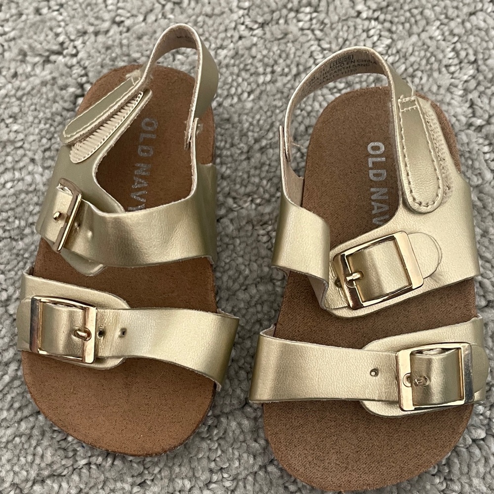 Old Navy Metallic Gold Kids Sandals nwot